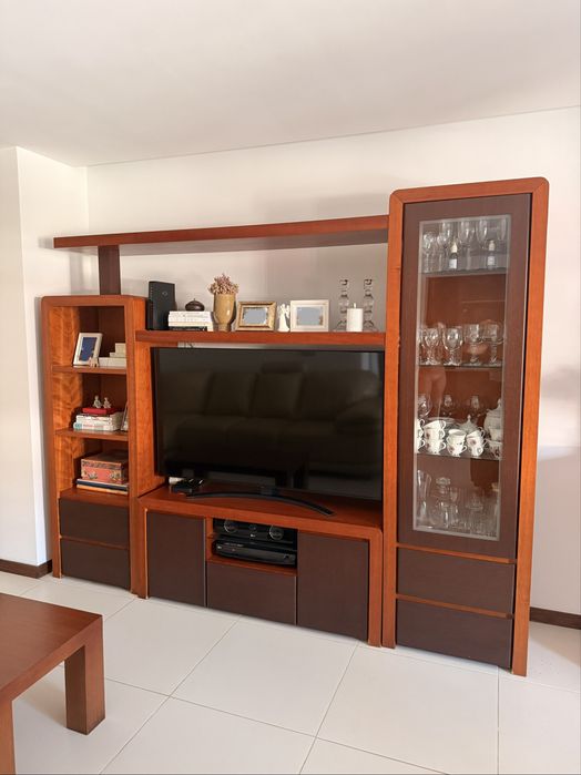 Móvel de Sala para Televisão com Criataleira