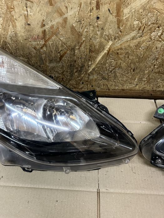 Передні фари Рено Кліо 3 Renault Clio III 2009-2012 рестайл