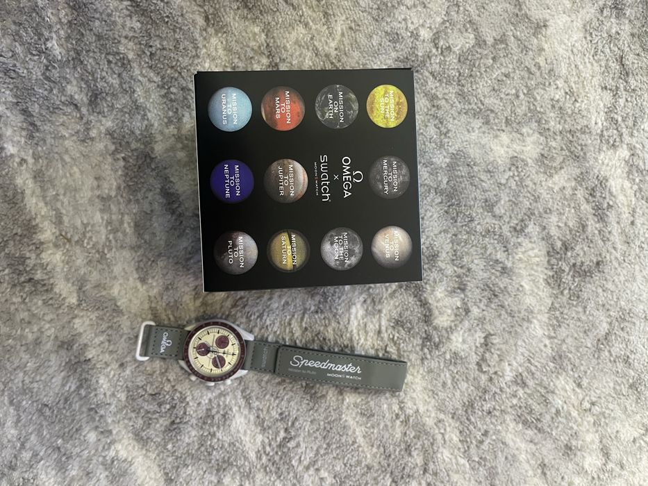 Relógio swatch x omega Mission to Pluto