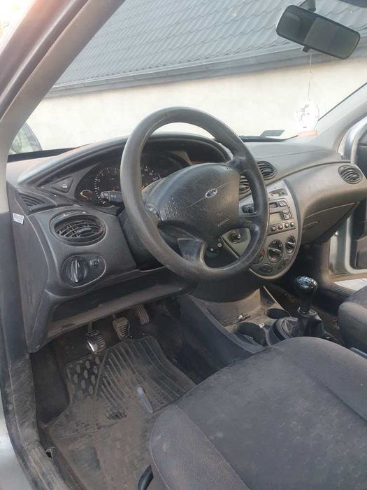 Ford Focus MK1 1.6 benzyna po lift kolor srebrny  na części