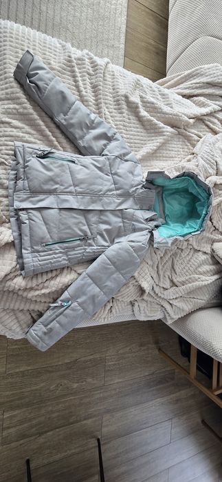 Dziecięca kurtka narciarska 4F – ciepła, lekka, niezawodna r. 128