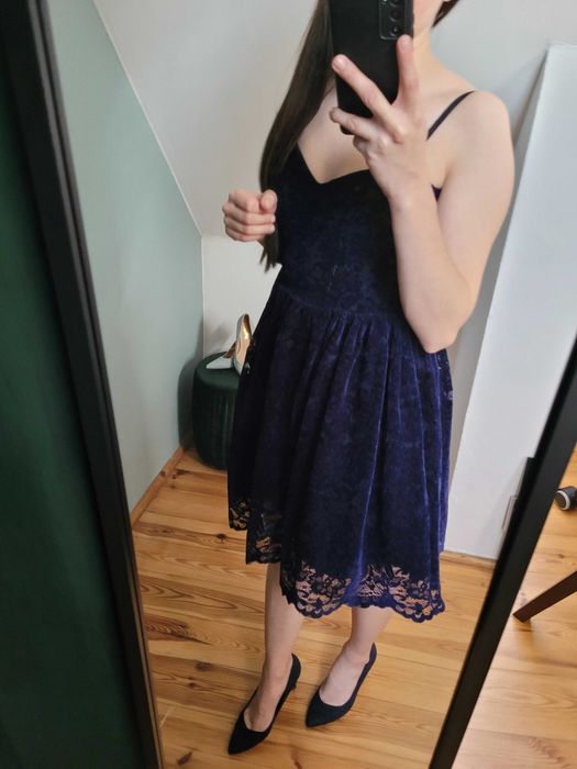 Granatowa sukienka na studniówkę/wesele