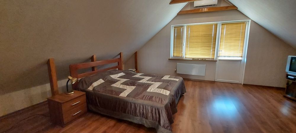 Продается новый дом с террасой \ возле . воды \.