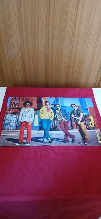 Poster Like Us, novo