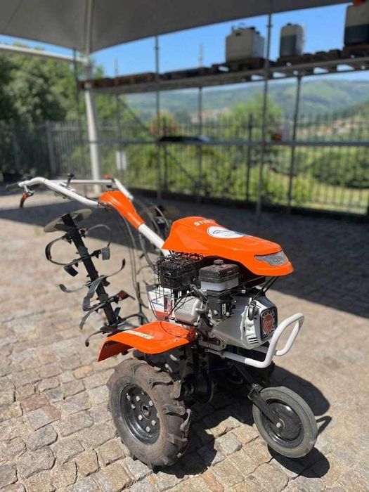Motoenxada a gasolina STIHL MH 700 - Usada