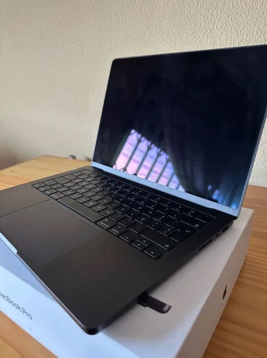 MacBook Pro M5 Pro 14" [Novo/Selado]