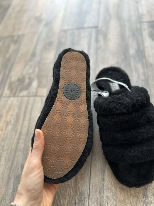 Продам трендові сандалі/шльопки Ugg