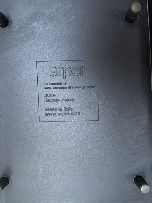 Cadeira Arper Juno – Design Italiano (Made in Italy)