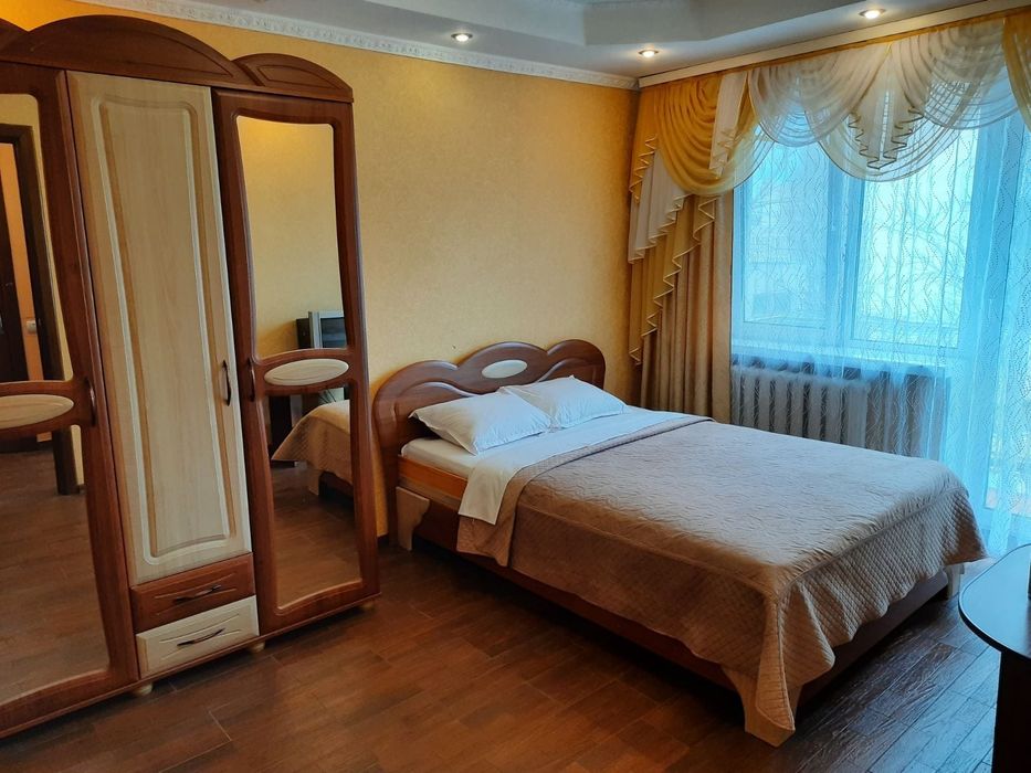 800гр. Подобово, м.Політехнічна, 31-в.