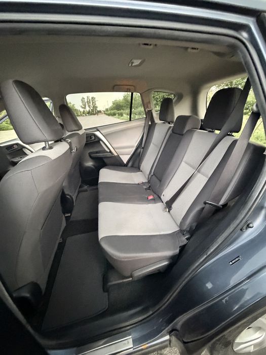 Toyota RAV 4 2013 2.5 автомат газ/бензин