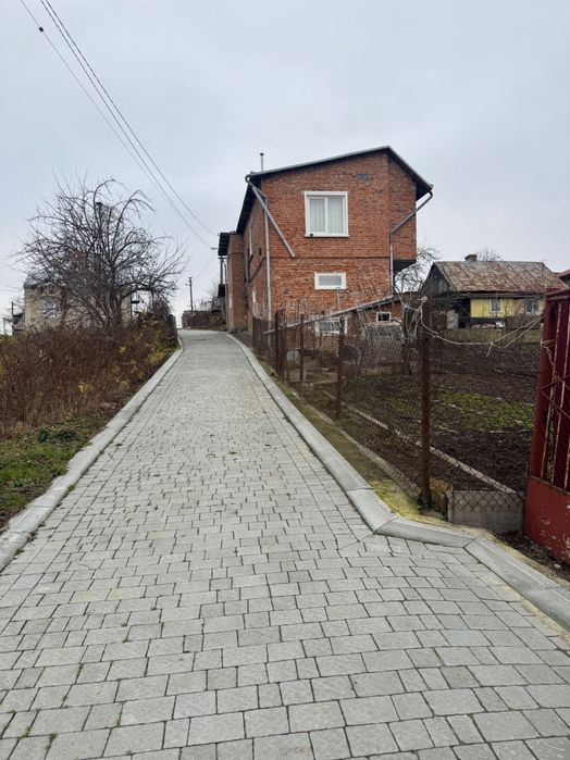 Продаж будинку  у с. Муроване/Ділянка: 5.5 соток