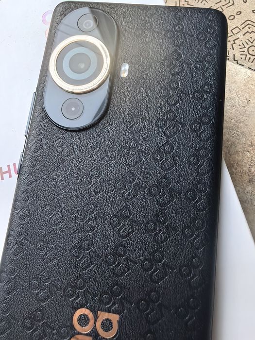 Telefon Huawei Nova 11 Pro w doskonałym stanie, jak nowy