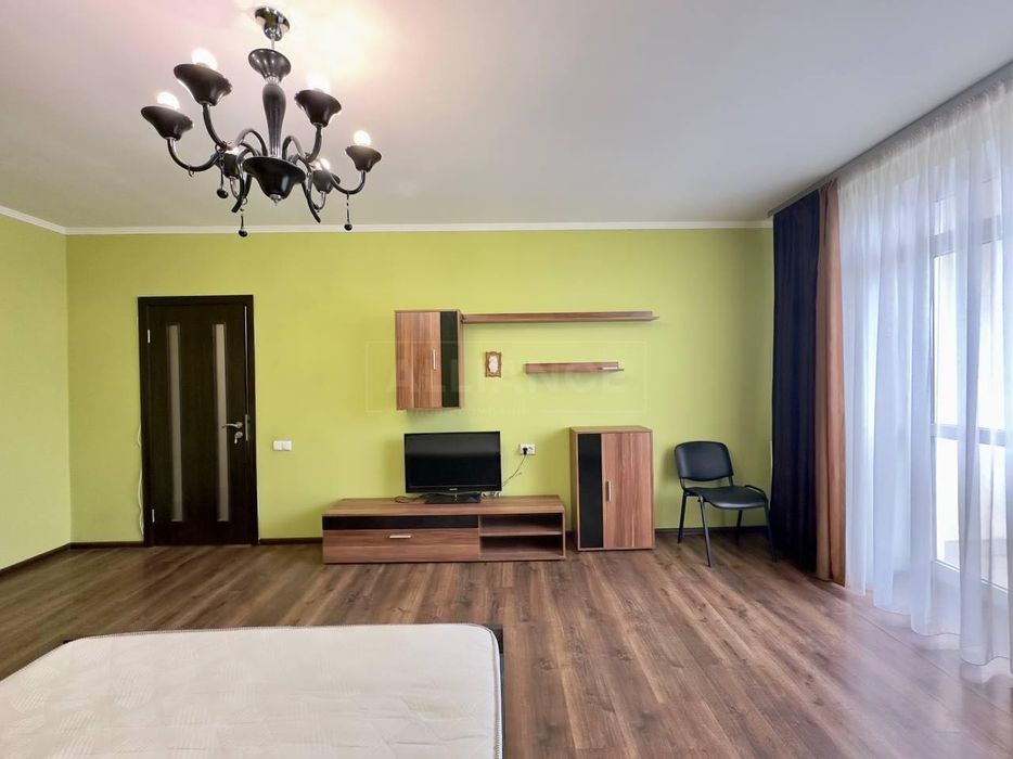 Продається 2х кімнатна квартира в новобудові вул.Коновальця