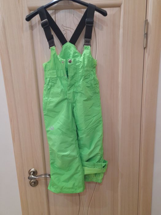 Продамо лижні зимові штани і куртку McKinley 116-140 розмір.