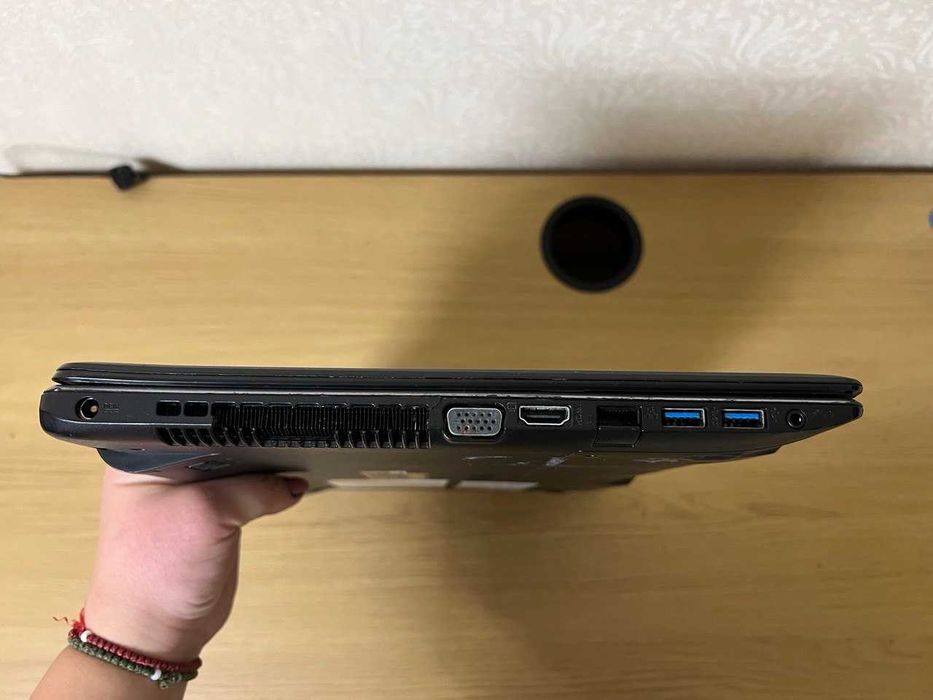 Asus X550L intel core i5-4200U 4Gb HDD700Gb АРТЕФАКТИ на ЕКРАНІ