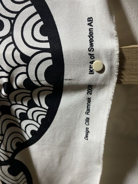 Tela com tecido da desinger Olga Ramnek para o Ikea 2008