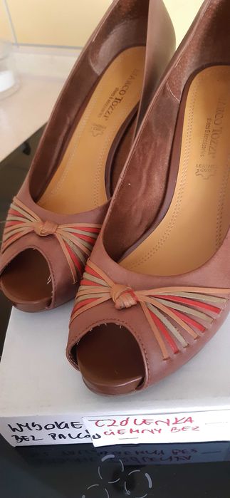 Czółenka skórzane na obcasie