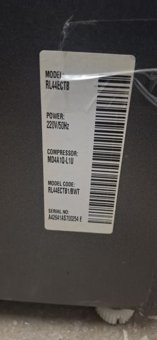 Холодильник Samsung, безкоштовно, на запчастини.