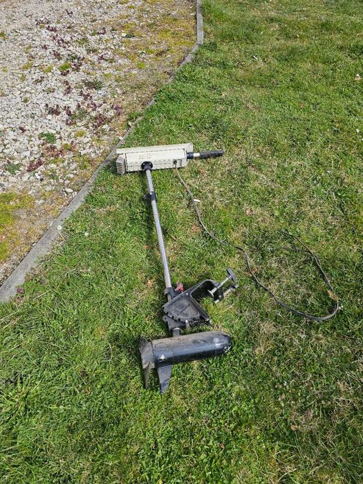 Silnik elektryczny zaburtowy 12V