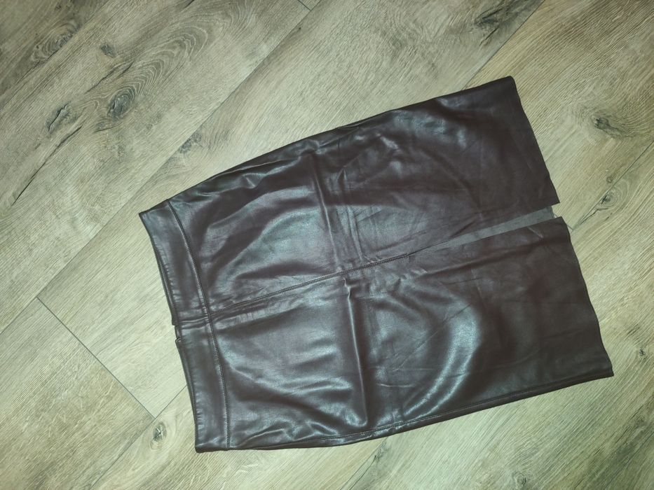 Шкіряна спідниця,трендовий шоколадний колір М розмір
