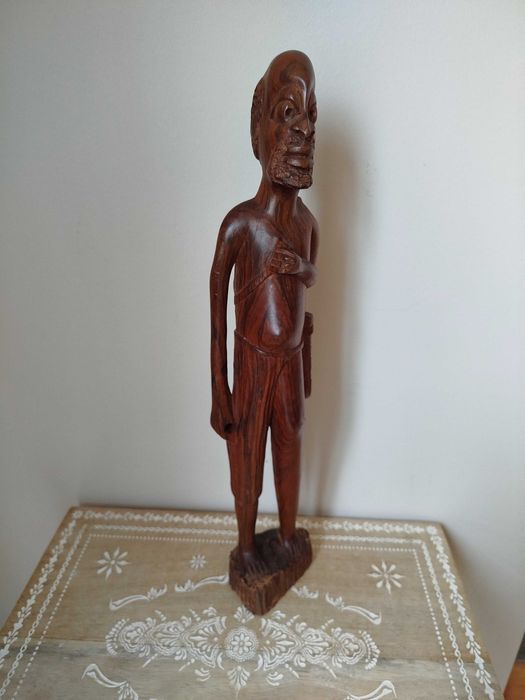 Antiga Escultura em madeira, origem Africana