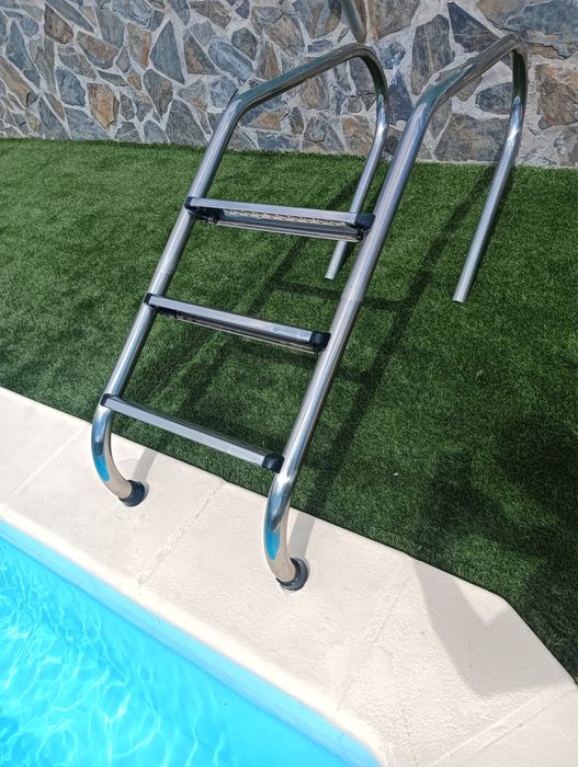 Escadas para piscina em aço inoxidavel