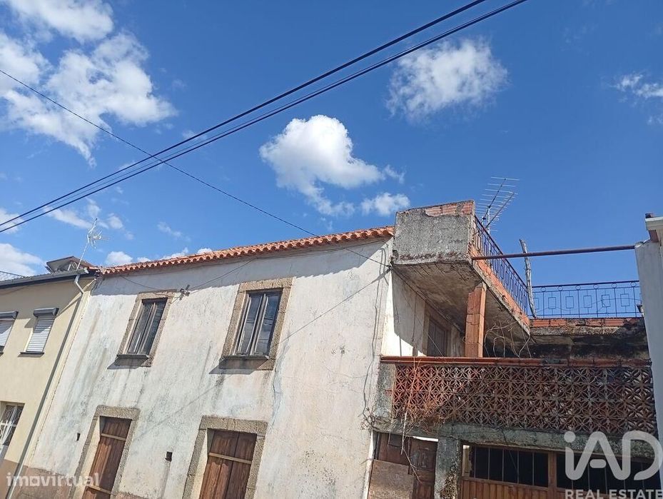 Moradia térrea T2 em Paul de 100 m2