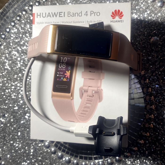 `Huawei Band 4 Pro Smartband damski - elegancja i technologia w jednym