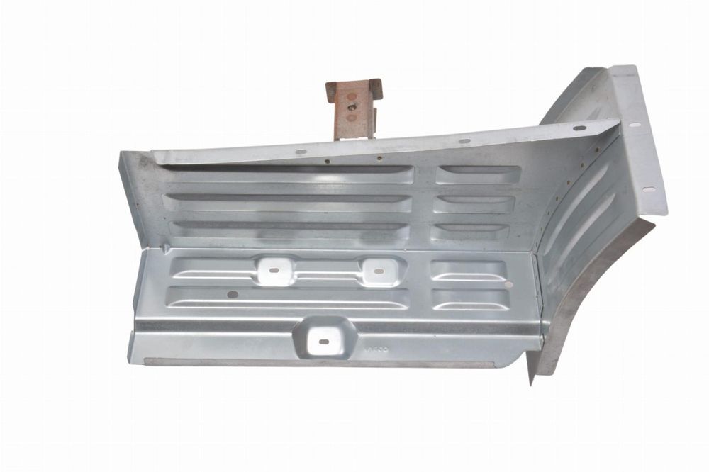 99483769 iveco daily poszycie stopnia wejściowego prawe