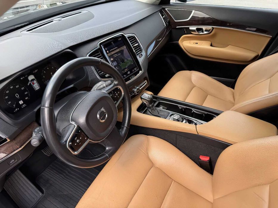Volvo XC90      2015