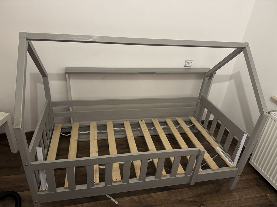 Lóżko dzieciece domek