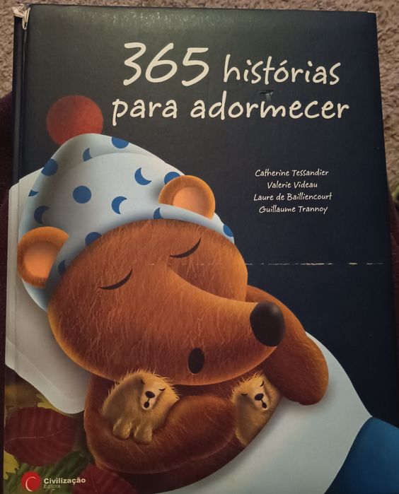 Livro para crianças "365 histórias para adormecer"
