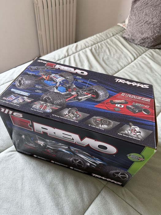 E-revo 1/16 completo