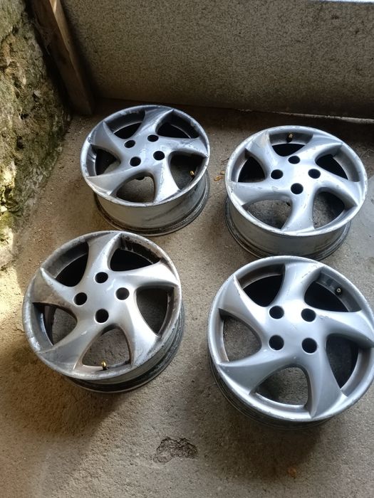 Jantes com e sem pneus