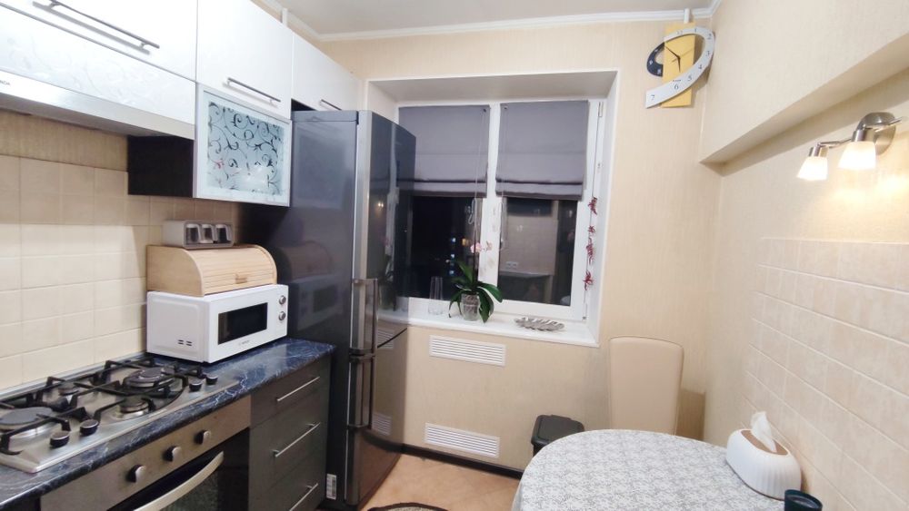 Продам 2 кімнатну квартиру смт. Слобожанське (Ювілейний)