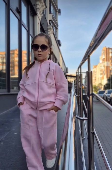 Спортивний костюм на дівчинку 140 146 см