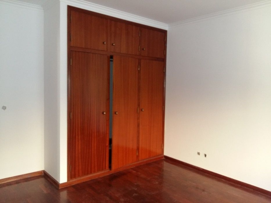 Moradia V4 remodelada em casal dos frades, Tomar..