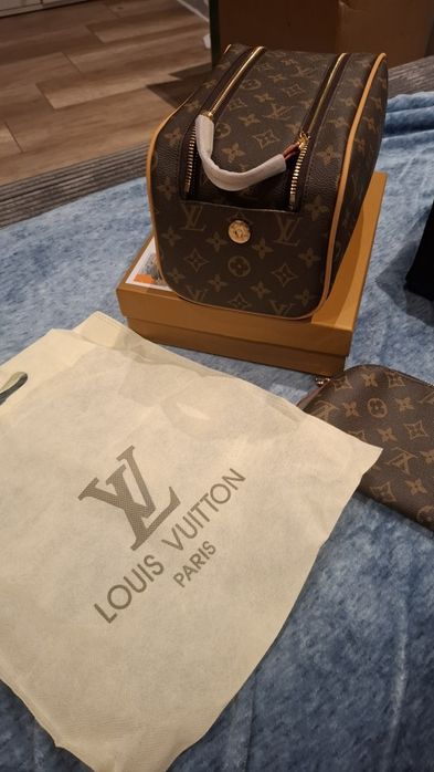 Kosmetyczka LV nowa z pudełkiem, idealna na prezent