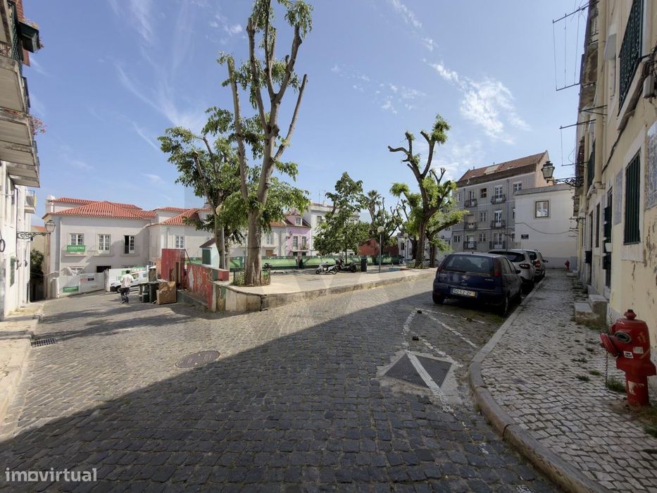 Apartamento T1 Duplex em São Vicente - Lisboa