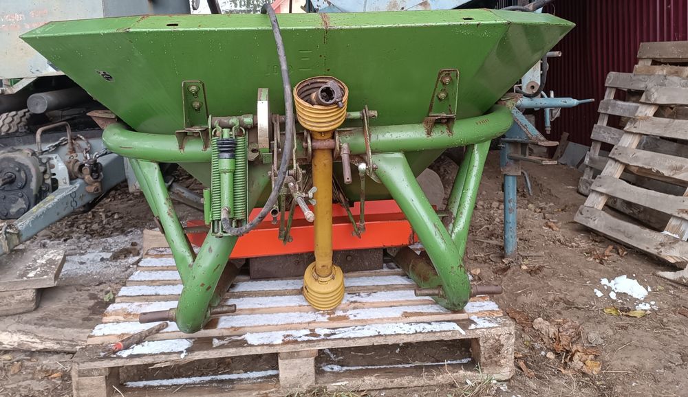 Rozsiewacz nawozu Amazone zaf 603