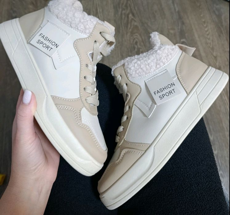 Зимові кросівки жіночі 37р.