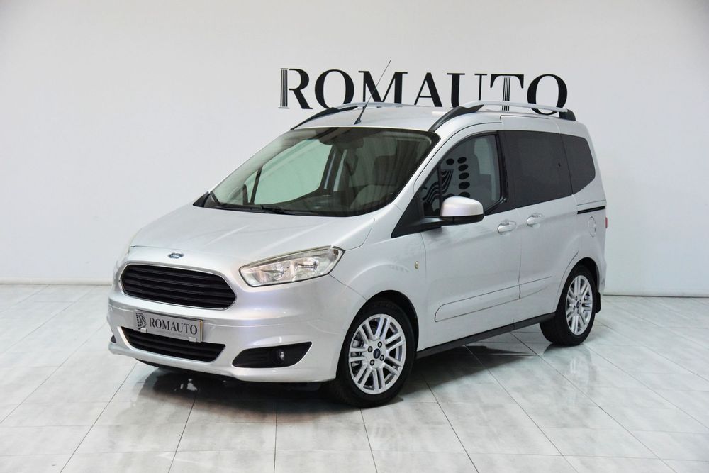 Ford Tourneo Courier 1.0 EcoBoost Titanium