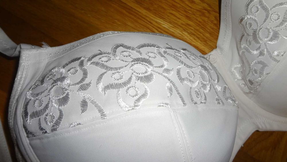 Biustonosz Pretty Secrets Rose 100E, nowy, biały,śliczny