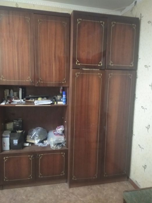 Стінка /шафа в гарному стані