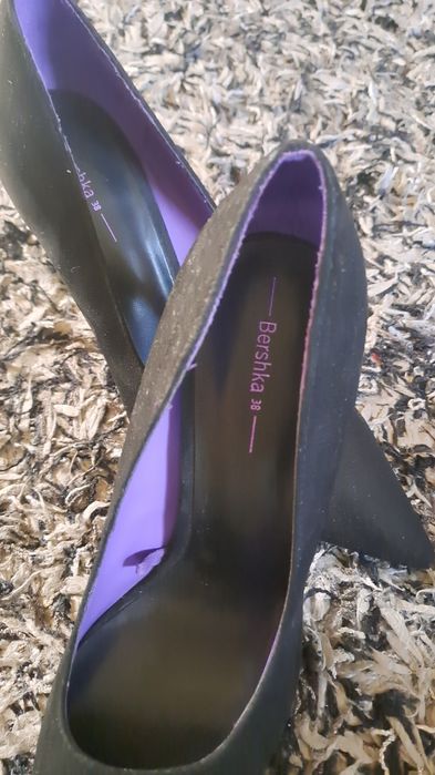 Bershka szpilki czarne 38