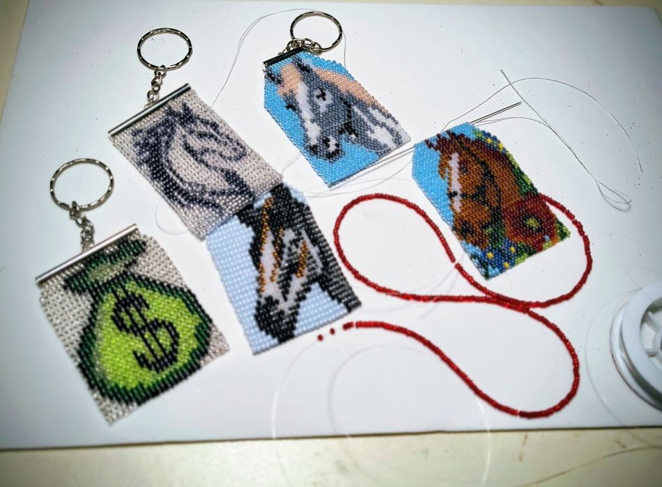 Брелочки з бісеру