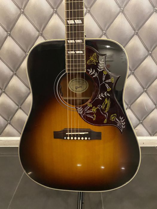 Gibson Hummingbird Standard