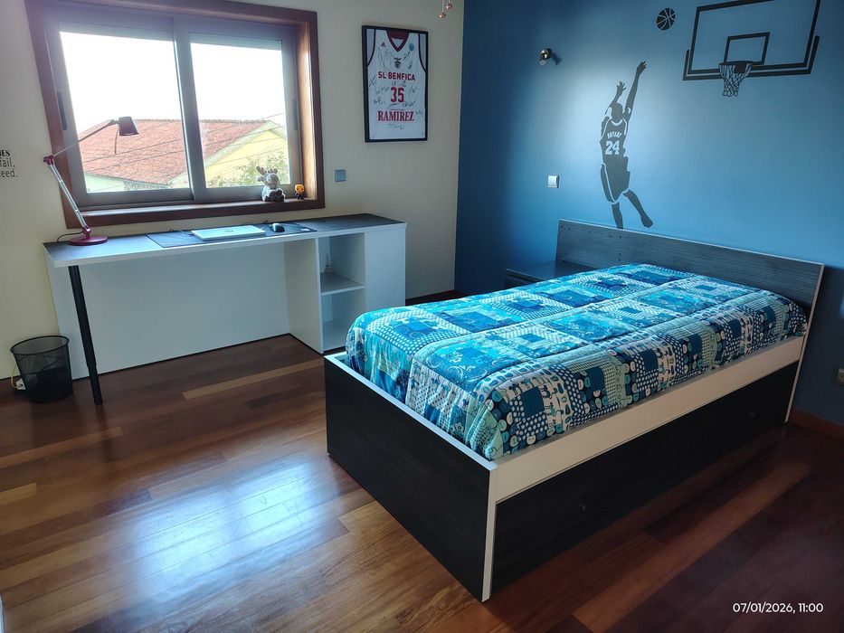 Conjunto 2 Camas Secretária, Arrumação e Colchões (Quarto Completo)