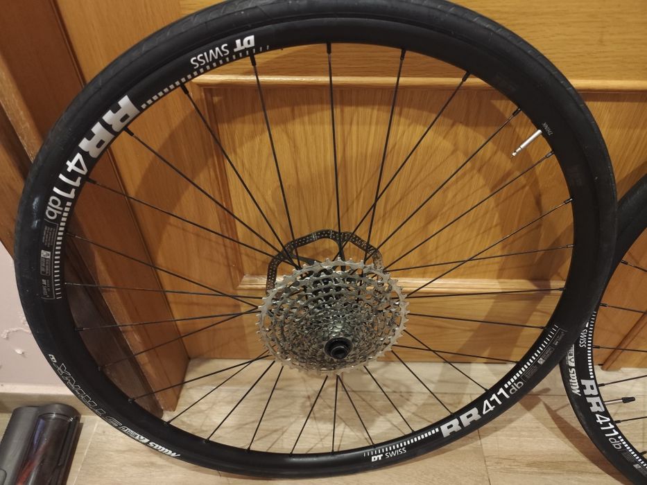 Quadro carbono estrada  rodas