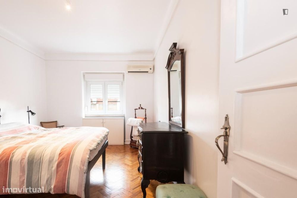 Quarto - localizado em Penha de França Lisbon